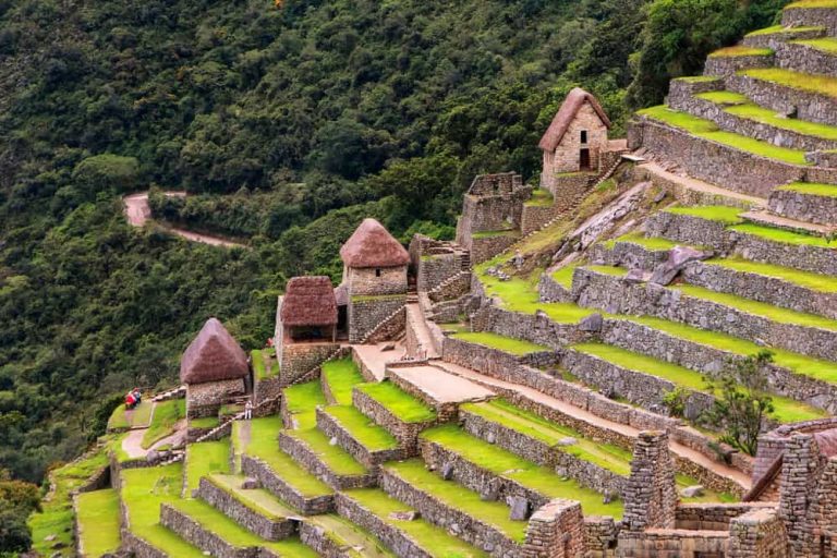 sacred-valley-inca-trail-to-machu-picchu (1)