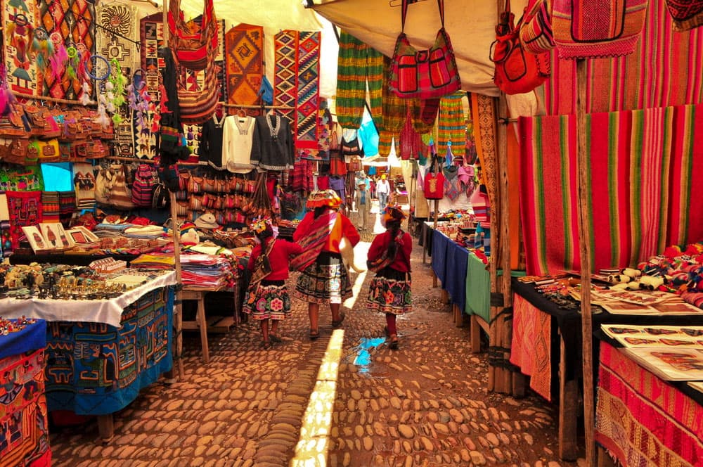 market-pisac-machu-picchu-travel-guide