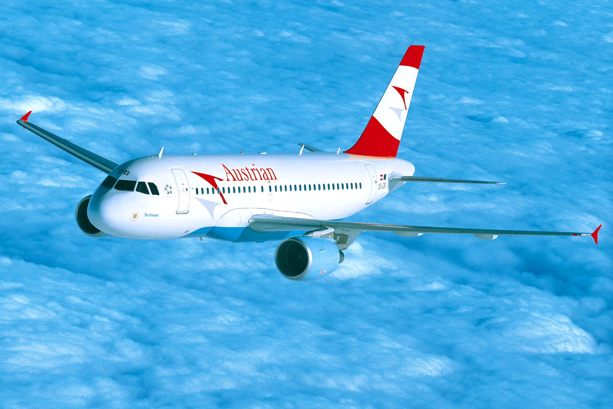 Airbus A319 flying